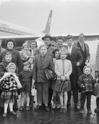 Vertrek van emigranten naar Australië, 28 december 1960
