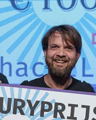 Afbeelding van de winnaars juryprijs HackaLOD 2019.