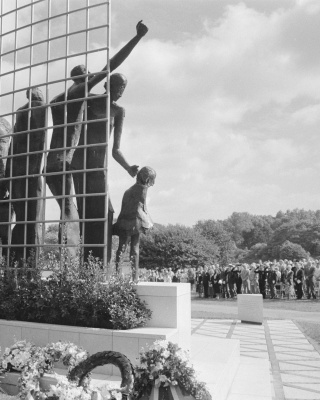 Herdenking Indisch monument 1989 foto: R. Croes/Anefo