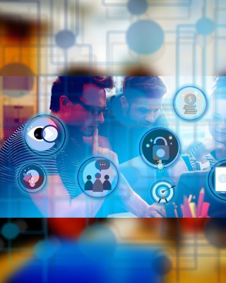 Afbeelding van mensen en computers. Foto van Gerd Altman.