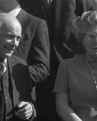 Koningin Juliana en premier Den Uyl, 1973. Foto: Bert Verhoeff, Nationaal Archief / Collectie Anefo