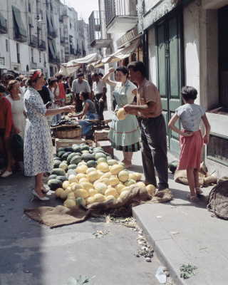 Spaanse markt, 1960 foto: Willem van de Poll