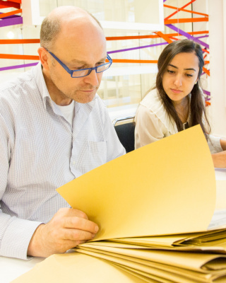 Onderzoek in de studiezaal. Foto: Anne Reitsma