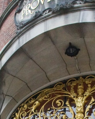 Foto Ingang provinciehuis Groningen.