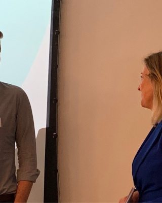 Tom De Smet en Kirsten Paulus bij het symposium De waarde van open data.