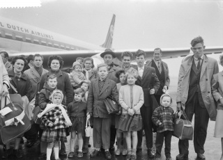 Vertrek van emigranten naar Australië, 28 december 1960