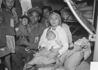 Aankomst Kota Inten, 1951. Foto: Joop van Bilsen / Anefo