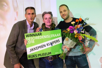 Geschiedenisleraar 2018 Jikkemien Kuypers van SG Newton met andere finalisten Marcel Heilig (L) en Stijn de Wit.jpg