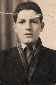 Pasfoto van Kees Heemskerk bij aankomst in Duitsland