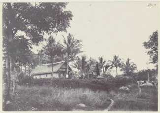 versterkte woning slavenhouder Celebes 1905, foto: A.C. Kruijt
