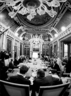 Ministerraadsvergadering kabinet Lubbers III, foto: G. Dijkstra