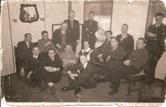 Alle onderwijzers in het jeugdkamp in Huizen