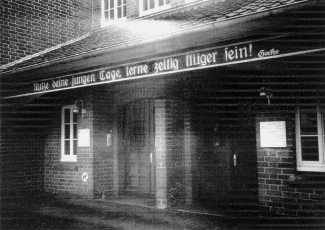 Irene Hissink met haar ouders, 15 februari 1942