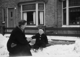 Samen met mijn moeder. Januari 1947
