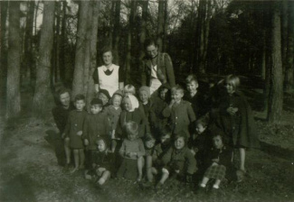 Groep kleintjes september 1945