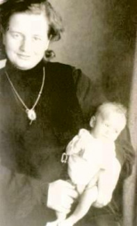 Hier ben ik twee maanden oud